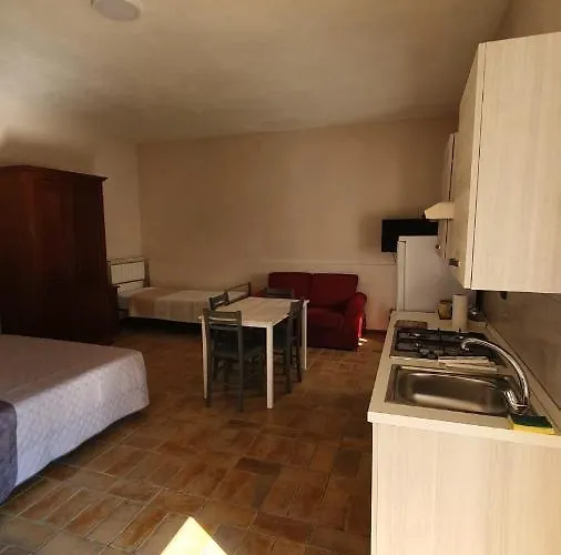 مزرعة للإقامة Il Borgo Di Cornillo