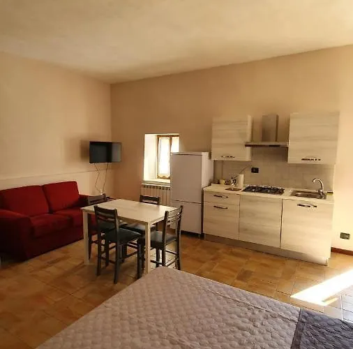 Il Borgo Di Cornillo مزرعة للإقامة